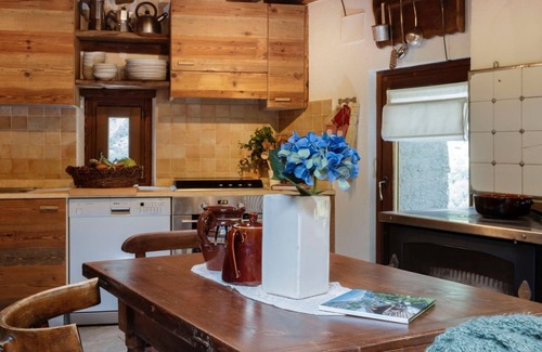 Valtournenche Ski Chalet | Characteristic rustic-style rascard in an panoramic hamlet with Matterhorn view