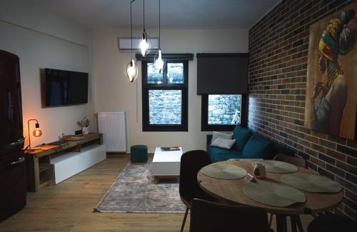 Ano Poli Apartment | Charis Beyond the Castle