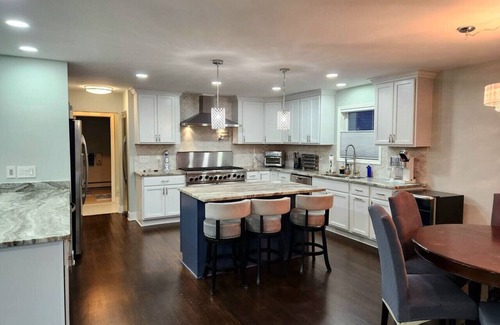 Pearl Beach House | "Charlie's on the North Channel" Beautiful Home