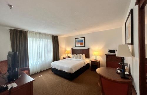 Queens Square Hotel | Charlottetown Inn & Conference Centre