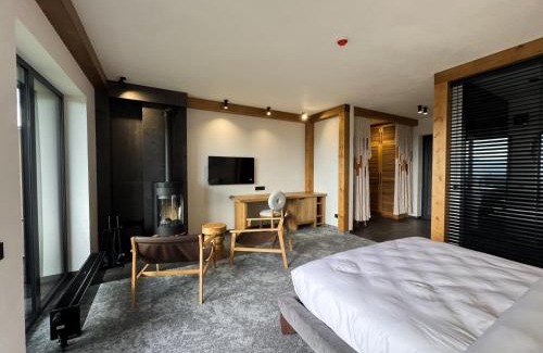 Yablunytsya Ski Chalet | Charlton Estate