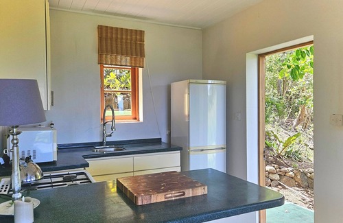 Moonhole Apartment | Charming, bright studio apt. with view of the Caribbean Sea, 1-2 guests