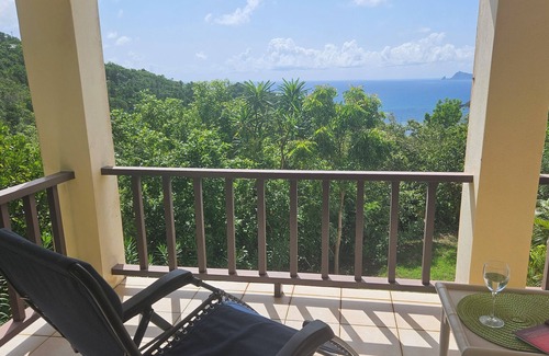 Moonhole Apartment | Charming, bright studio apt. with view of the Caribbean Sea, 1-2 guests