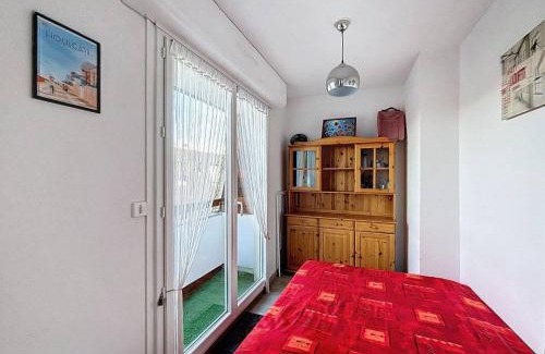 Merville-Franceville-Plage Apartment | Charmant Studio Cabine 4 Pers, Balcons, Parking Privé, à 300m de la Plage de Merville-Franceville - FR-1-465-37