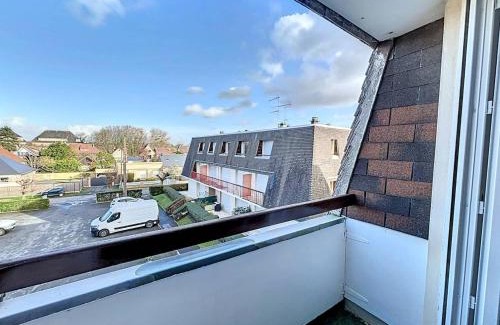 Merville-Franceville-Plage Apartment | Charmant Studio Cabine 4 Pers, Balcons, Parking Privé, à 300m de la Plage de Merville-Franceville - FR-1-465-37