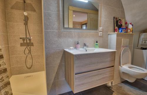 Crest-Voland Apartment | Charmant appart. au pied des pistes, proche centre, avec terrasse, casier à skis et parking - FR-1-505-106