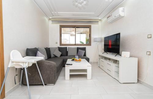Tangier Apartment | Charmant apt spacieux 2 ch, terrasse, vue dégagée, clim