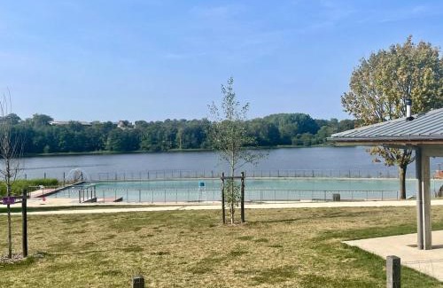 Treignat House | Charmant Chalet Familial avec Terrasse et Activités d'Été - Camping 2 Étoiles - FR-1-489-400