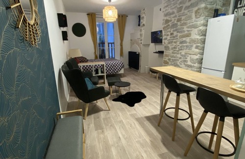 Oloron-Sainte-Marie Apartment | Charmant Studio Idéalement Placé et Paisible !