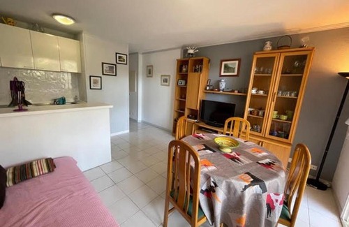 Soustons Apartment | Charmant T2 avec piscine et terrasse face au lac, parking privé, animaux acceptés - FR-1-379-55