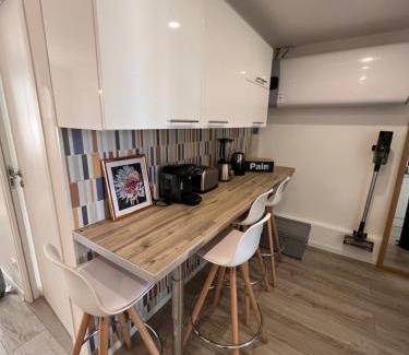 Saint-Lazare Apartment | Charmant T4 en plein cœur des chartreux