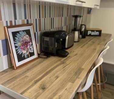 Saint-Lazare Apartment | Charmant T4 en plein cœur des chartreux