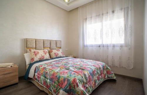 Ain Harrouda Apartment | Charmante Deux Chambres et Salon Avec Jardin et Piscine à coté de plage