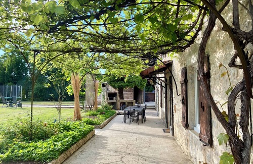 Port-Lesney House | Charmante Maison de Campagne Avec Piscine