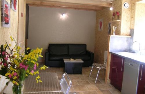 Vernusse House | Charmante Maison "Duplex" avec Piscine Chauffée, Sauna et Jardin dans un Domaine de 15 ha - FR-1-489-208