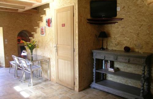 Vernusse House | Charmante Maison "Duplex" avec Piscine Chauffée, Sauna et Jardin dans un Domaine de 15 ha - FR-1-489-208