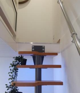 Satillieu House | Charmante petite maison en pierre, avec accès autonome