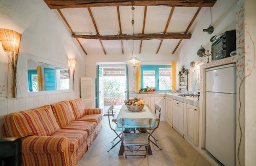 San Teodoro House | CHARME AND TRADITION AT CAPO CODA CAVALLO, MOORING AND PRIVATE RUBBER BOAT RIDES
