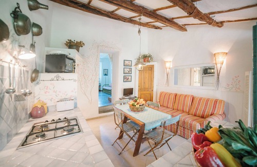 San Teodoro House | CHARME AND TRADITION AT CAPO CODA CAVALLO, MOORING AND PRIVATE RUBBER BOAT RIDES