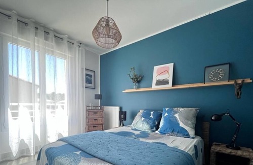 Saint-Clement-de-Riviere House | Charming air-conditioned house with swimming pool and nature views