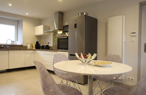 Saint-Michel-de-Montjoie Cottage | Charming granite house with garden and pets allowed