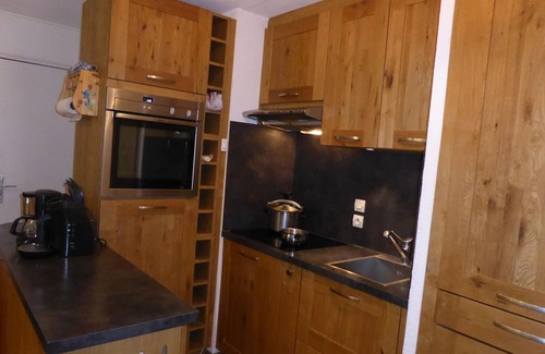 Les Contamines-Montjoie Apartment | Charming Apartment for 6 in Les Contamines-Montjoie with Balcony, Near Ski Lifts