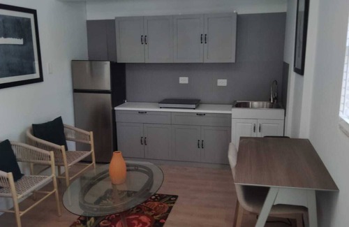 Hallandale Beach Cottage | Charming 1-bedroom cottage in serene Hallandale Beach with AC, WiFi