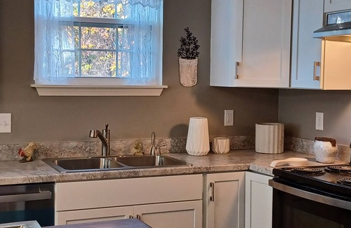 Siloam Springs House | Charming 1-bedroom house with AC and WiFi in tranquil Siloam Spring