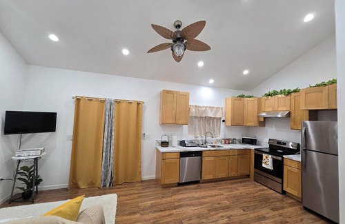 Moreno Valley House | Charming 1-bedroom 500 Sq. Ft. back house in nice neighborhood of Moreno Valley,