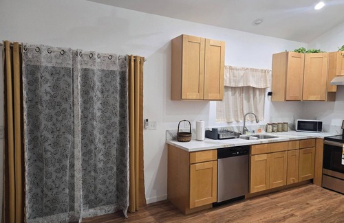 Moreno Valley House | Charming 1-bedroom 500 Sq. Ft. back house in nice neighborhood of Moreno Valley,