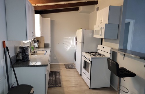 Inglewood Apartment | Charming 1-bedroom apartment in welcoming Inglewood with AC, WiFi