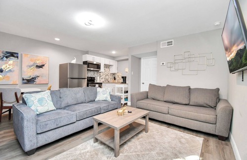 Riverside Terrace Apartment | Charming 1-bedroom apartment in serene Houston with AC
