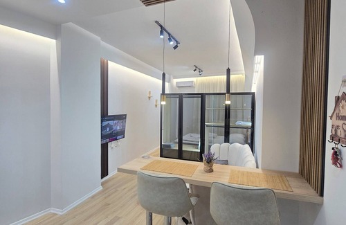 Tirana Apartment | Charming 1-bedroom apartment in enjoyable Tiranë with AC
