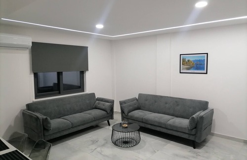 Paphos Apartment | Charming 1-bedroom apartment in fabulous Paphos with AC, WiFi