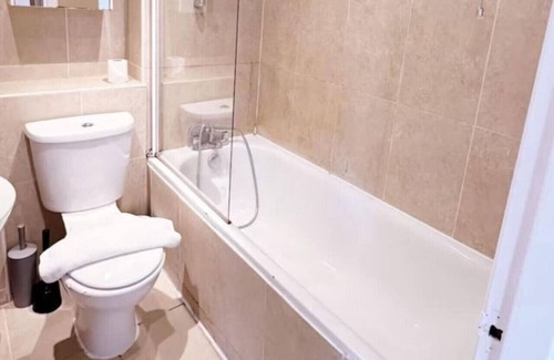 Chelsea Riverside Apartment | Charming 1-bedroom apartment in wonderful London with AC