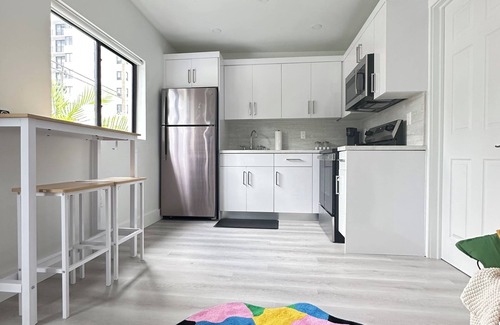 Seybold Apartment | Charming 1-bedroom apartment with AC, WiFi in Heart of Miami