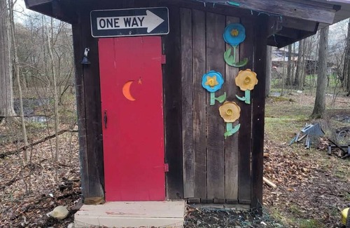 Dorset Cottage | Charming 1-bedroom cottage with WiFi and AC in Amish Country