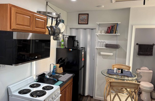 Hanover Cottage | Charming 1-bedroom cottage with AC, WiFi in downtown Hanover, PA