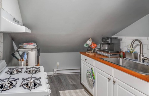 East Massapequa Apartment | Charming 1-bedroom duplex apartment with WiFi, AC in peaceful Massapequa