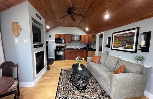 Hanover House | Charming 1-bedroom house - 2beds - in delightful Hanover with WiFi, AC