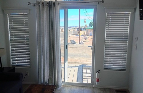 Ehrenberg House | Charming 1-bedroom Park Model #41 on the Colorado River