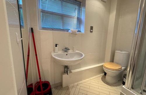 Warwick Town Centre House | Charming 1-Bedroom Retreat in the Heart of Warwick