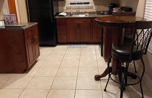 Gulf Breeze Cottage | Charming 1-bedroom guesthouse in fantastic Gulf Breeze close to the beach