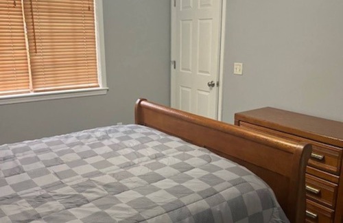 Knob Noster House | Charming 1-bedroom 3 Miles from Whiteman AFB Knob Noster with AC, WiFi