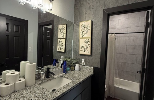 Southeast Houston House | Charming 1-bedroom with fitness room and AC in fantastic Houston