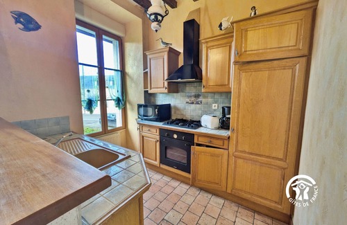 Bonchamp-les-Laval Cottage | Charming 16th-Century Cottage with Private Lake near Laval