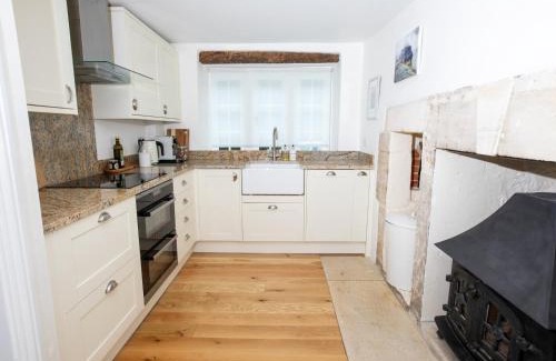 Bradford-on-Avon House | Charming 1700s Cottage in Bradford on Avon nr Bath