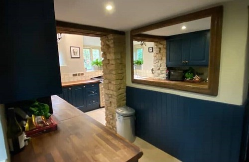 Chipping Norton Apartment | Charming 18th Cent. Cottage - 5min drive Soho Farm