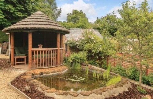 Chipping Norton Apartment | Charming 18th Cent. Cottage - 5min drive Soho Farm