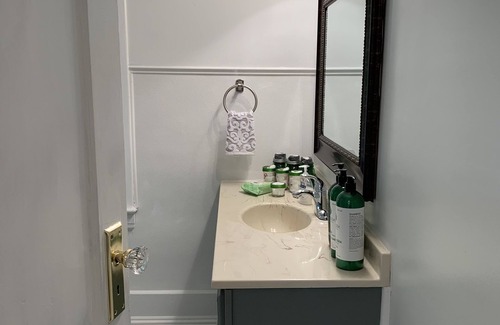 Versailles House | Charming 1930s home in the heart of horse country